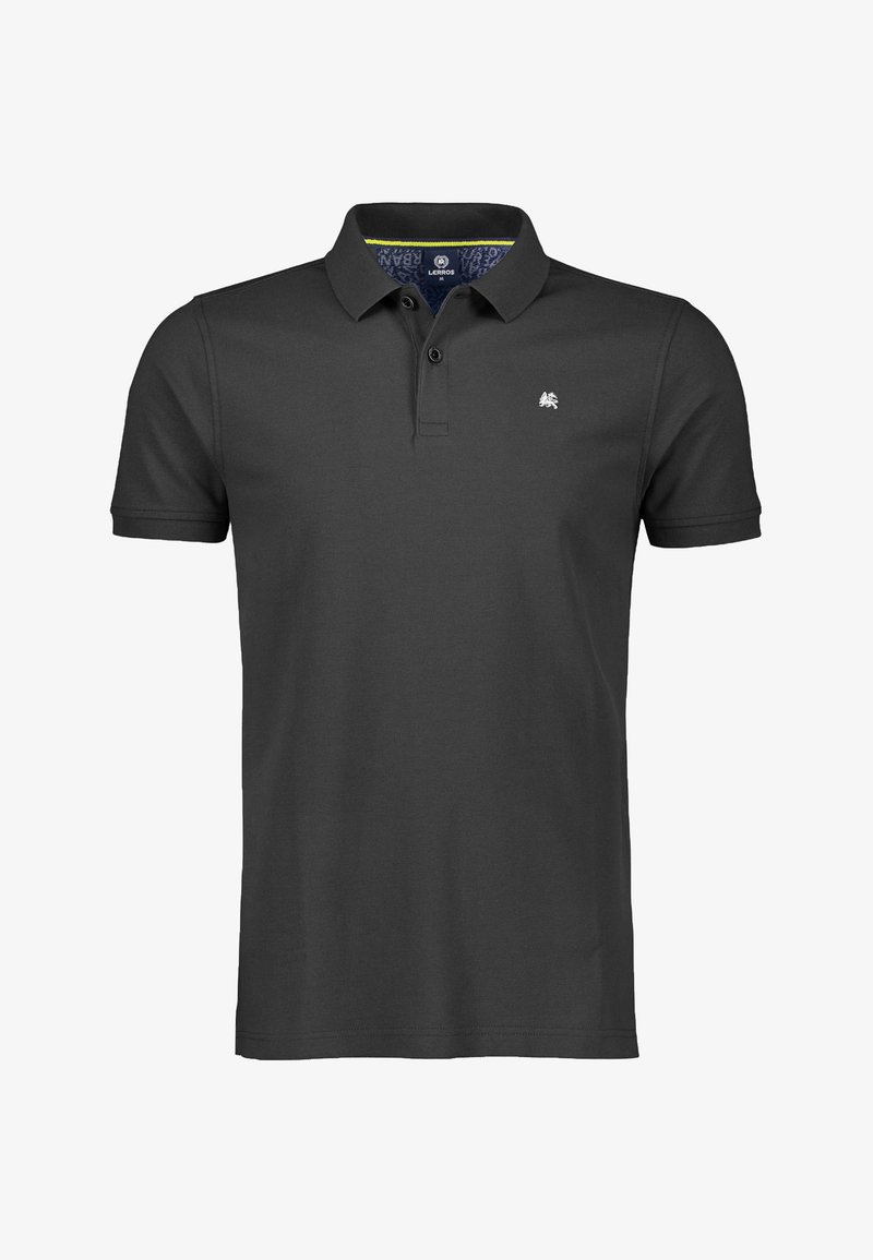 Czarna polo z ciemnoszarego bawełnianego materiału, z zapinanym na guziki plisowanym kołnierzykiem, krótkimi rękawami i małym logo na piersi. Teksturowane detale kołnierza.