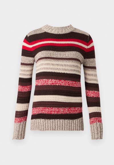 Pull en maille à manches longues, présentant des rayures horizontales en marron, beige et rouge. Col rond et ourlet côtelé texturé.