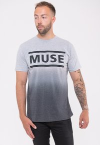 Paradiso Clothing MUSE BAND LOGO DIP DYE - Print T-shirt - white
