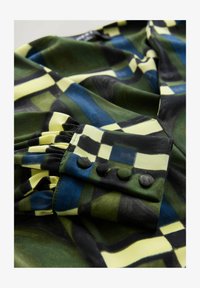 Unausgewählt, green geo print