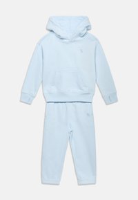 Δεν επιλέχθηκε, ice water