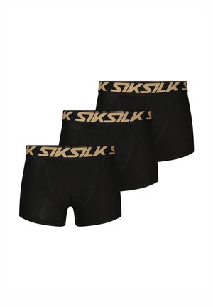 Drei schwarze Boxershorts für Männer mit beigen elastischen Bunds, die das markante "SIKSILK"-Logo tragen.