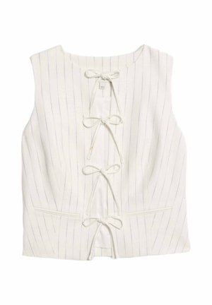 Biała bezrękawnikowa bluzka w pionowe prążki, z zapięciem na guziki ozdobionym cienkimi sznurkami oraz dwiema przednimi kieszeniami. Gładka tekstura.