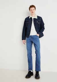 Wrangler JACKET - Teksajakk - dark stone