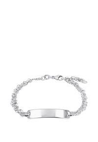 Srebrna bransoletka z identyfikatorem z pustą prostokątną płytką i regulowanym zapięciem na białym tle.