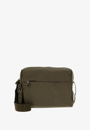Sac messager vert olive avec un extérieur texturé, doté d'une poche zippée à l'avant et d'une sangle ajustable pour un port en bandoulière.
