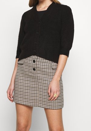 Vest - black