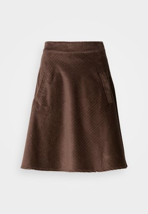 Bruine fluwelen rok met een uitlopende vorm, voorzien van een gestructureerd oppervlak, diagonale ribbels en twee zijzakken.