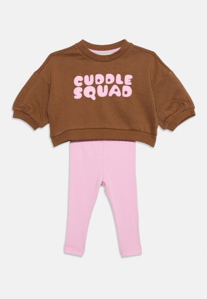 Friboo by Zalando, TODDLER LEGGINGS SET - Клин - brown/pink