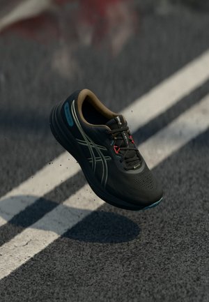 GEL PULSE 17 GTX - Παπούτσια για τρέξιμο σε δρόμο - black/light dust