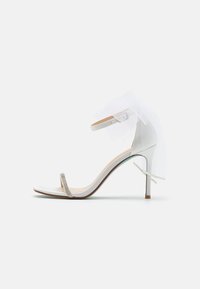 TORI - Sandali z visoko peto - off white