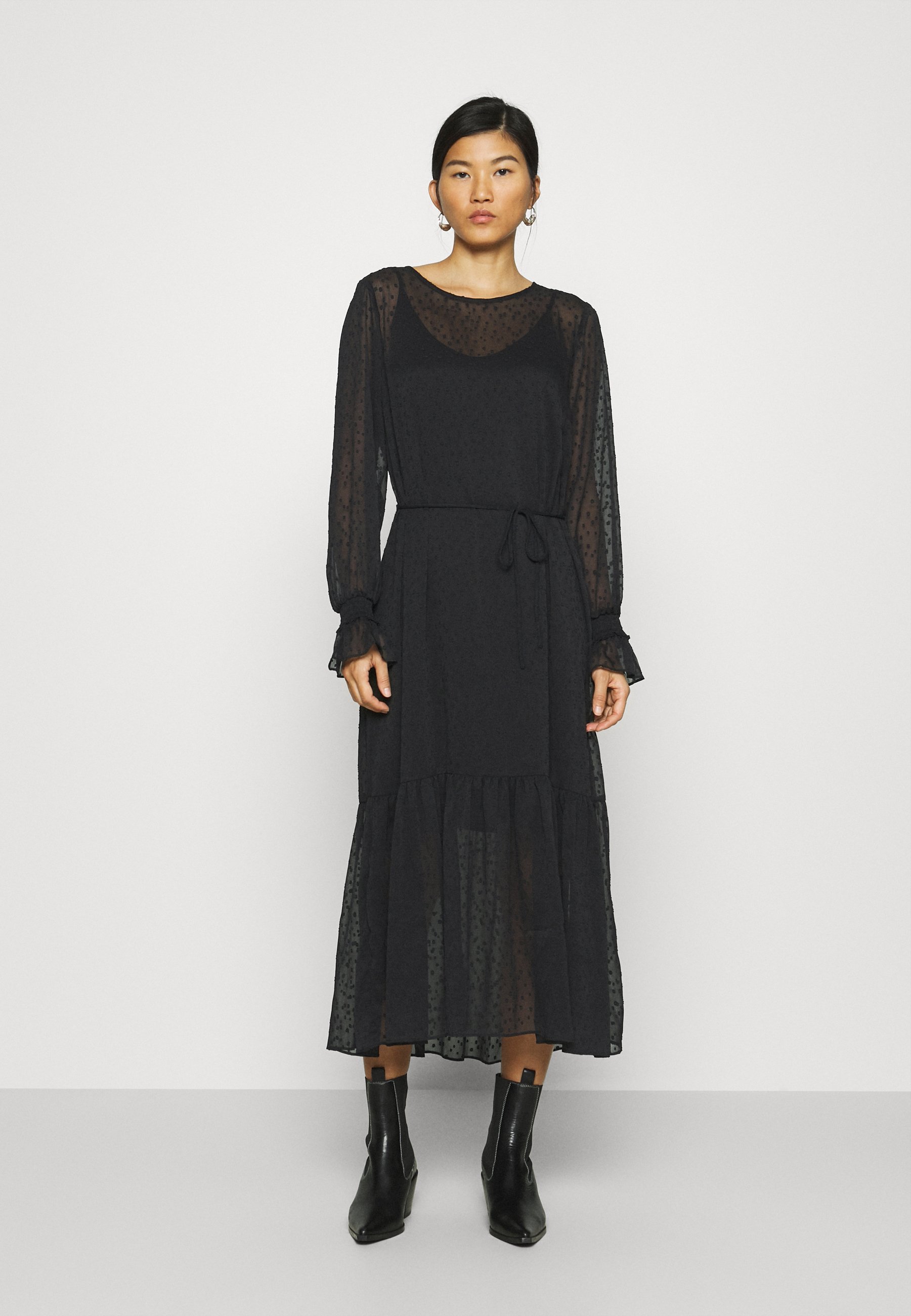 Schwarzes Abendkleid Maxi
new york 2022