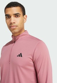 adidas Performance ESSENTIALS LONG SLEEVE - Langarmshirt - preloved crimson