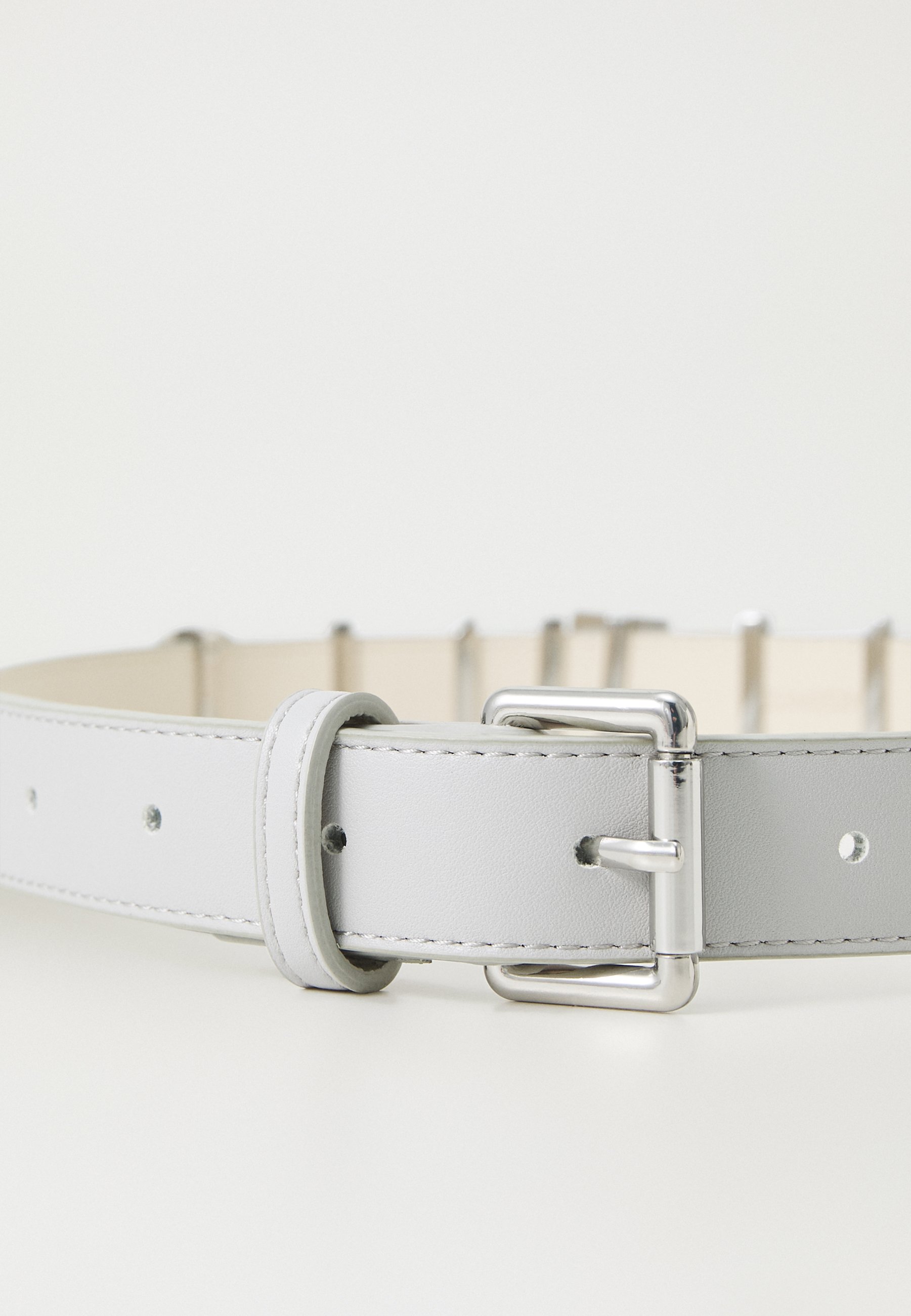 【Valentino Bags】EMMA WINTER ベルト【関税込】 Valentino Bags Red Emma Winter Belt – Retro Designer Wear