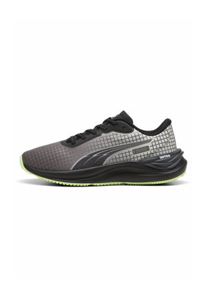 - Sneakersy niskie