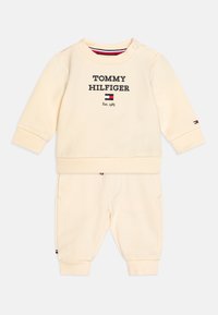 Tommy Hilfiger completo neonato con logo blu
