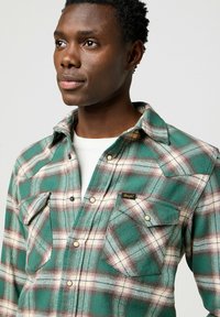 Wrangler WESTERN  - Hemd - bistro green