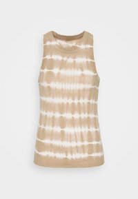 Hnědé bezramínkové tílko s horizontálním tie-dye vzorem ve světlejších odstínech. Vyrobeno z měkké tkaniny, má zaoblený výstřih a žebrovanou texturu.