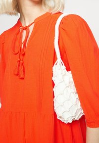 Vero Moda Vardagsklänning - burnt orange denim