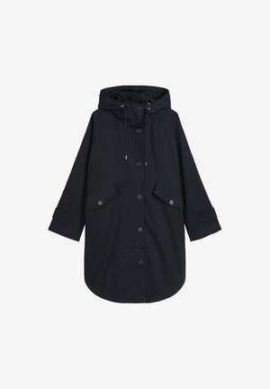 Ciemnogranatowy płaszcz przeciwdeszczowy z kapturem, zapięcie na guziki, dwie przednie kieszenie i rękawy do łokci. Wykonany z lekkiego, wodoodpornego materiału.