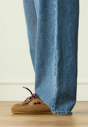 Manfield, Pantolette flach - cognac