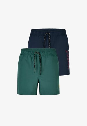 Zwei Paar Herren-Badeshorts mit Kordelzug, eines dunkelgrün und eines marineblau mit Seitentext, vor weißem Hintergrund dargestellt.