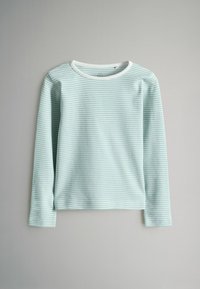 Šviesiai mėlyna ilgomis rankovėmis marškinėliai su baltais horizontaliais dryžiais, turintys apvalų baltą kaklą ir glotnią medvilnės tekstūrą.