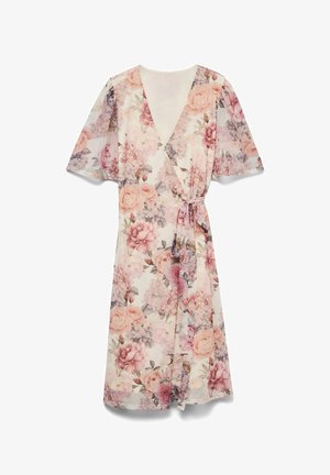 Blomstret midi omslagskjole med rosa, lilla og beige blomster, korte flagrende ermer, dyp V-utringning og et stoffbelte i midjen.