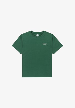 T-shirt verde in cotone con collo rotondo e maniche corte; presenta un piccolo logo bianco sul petto; texture liscia, vestibilità standard.