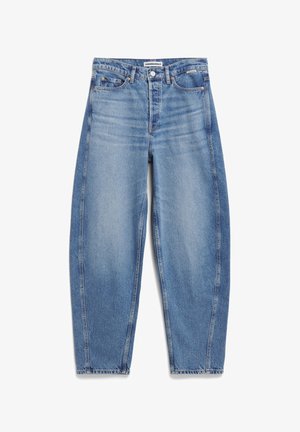 Jeans in denim azzurro chiaro con vita alta, vestibilità ampia, gambe dritte e minimo sbiadimento. Presentano tasche frontali e chiusura con bottone.