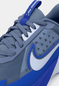 Nike Performance SONIC FLY UNISEX - Maanteejooksu jalatsid - world indigo/racer blue/football grey