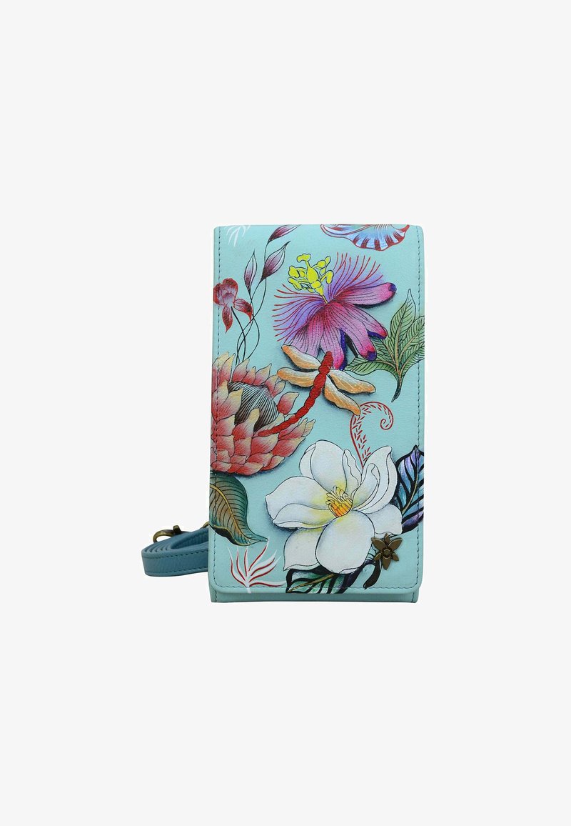 Florale Geldbörse aus hellblauem Leder, mit detailliert bestickten Blumen und Blättern in Pink, Rot und Grün. Enthält einen abnehmbaren Tragegurt.