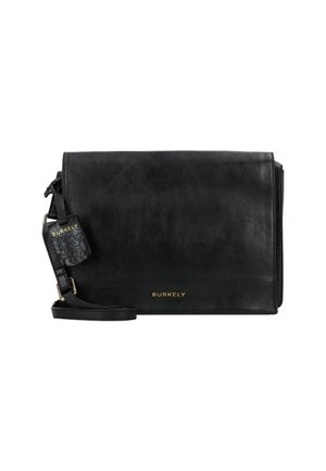 Borsa a tracolla in pelle nera con un design strutturato, dettagli in metallo dorato e un'etichetta con il marchio, dotata di una tracolla staccabile.