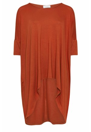 Løs pasform, kortærmet tunika i rustorange, med rund halsudskæring, asymmetrisk kant og blødt, let materiale for komfort.