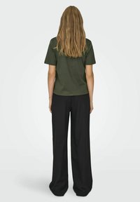 ONLY EINFARBIGES - T-shirt basic - deep depths