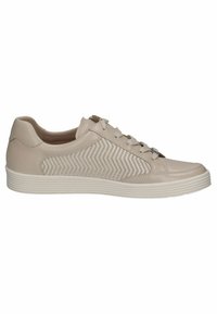 Sneaker beige con pannelli laterali perforati, punta arrotondata, suola piatta in gomma e chiusura con lacci. Pelle liscia e dettagli testurizzati.