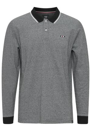 Siva majica s dugim rukavima polo kroja s crnim ovratnikom, plaketom na tri gumba i suptilnim prugastim detaljem. Ima mali logo na području prsiju.