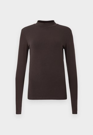 Langermet turtle neck topp laget av mørkebrun stoff. Har en tettsittende design og glatt tekstur uten synlige mønstre eller metallfester.