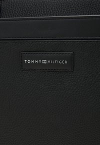 Tommy Hilfiger BUSINESS SLIM COMPUTER BAG - Mallette - black