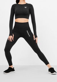 SQUATPROOF Langarmshirt - black