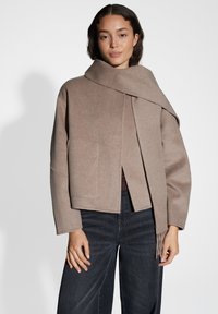 RELAXED BOXY FIT - Summer jacket - warm taupe