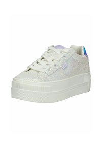 Valged platvormi sneakersid, millel on iridescentne sädelev pind, ümmargune varvas, lamedad paelad ja tekstuuriga kummist tallad. Lillelised aktsendid kontsapooles.