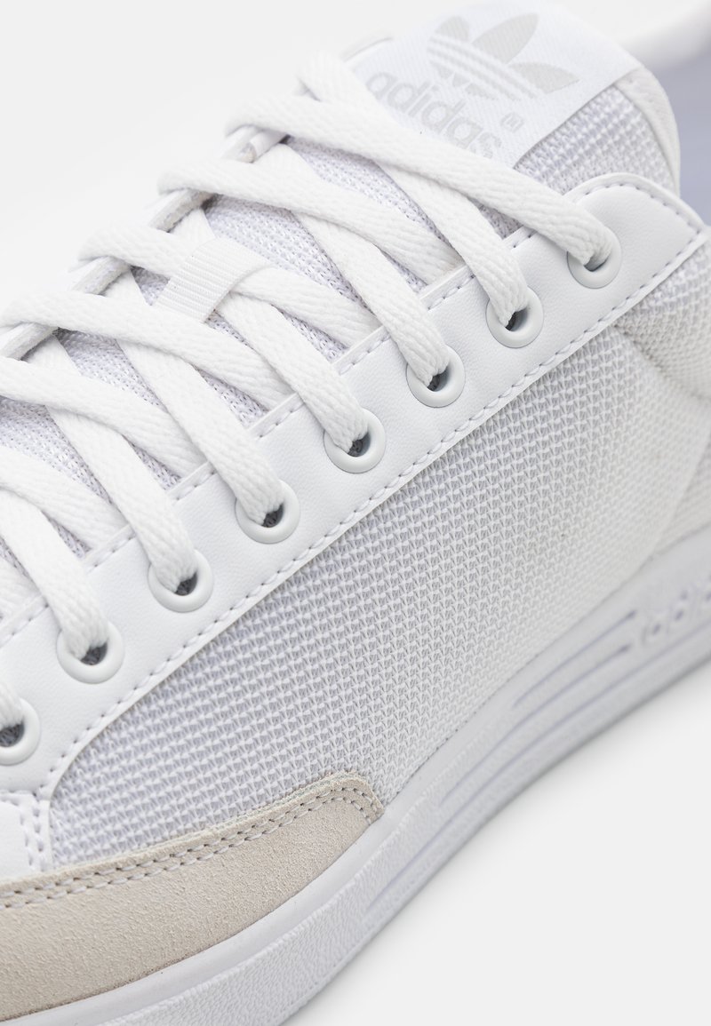 adidas Originals ROD LAVER UNISEX - Trainers - footwear white/grey  one/white - Zalando.ie