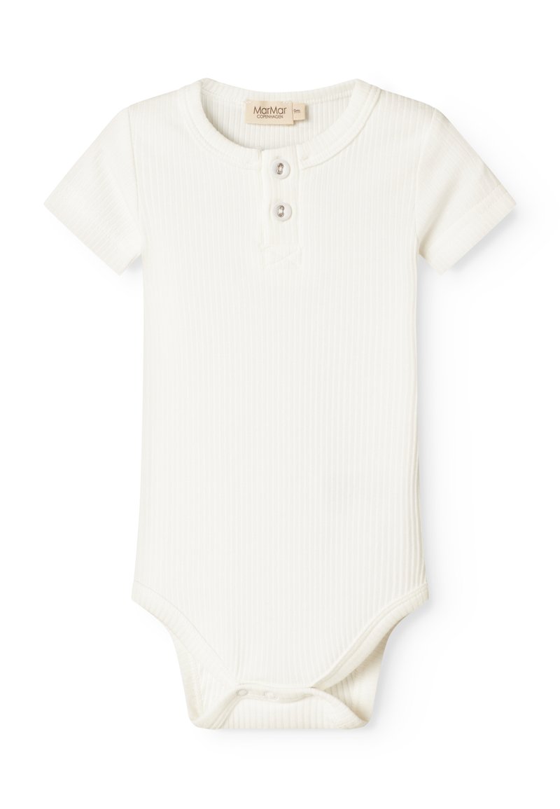 Hvit bomullsribbet body med korte ermer, med to trykknapper og rund hals. Myk tekstur og tettsittende design.