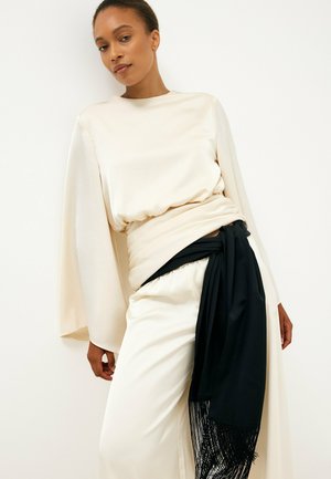 NA-KD, WIDE SLEEVE RUCHED WAIST BLOUSE - Blusa - cream