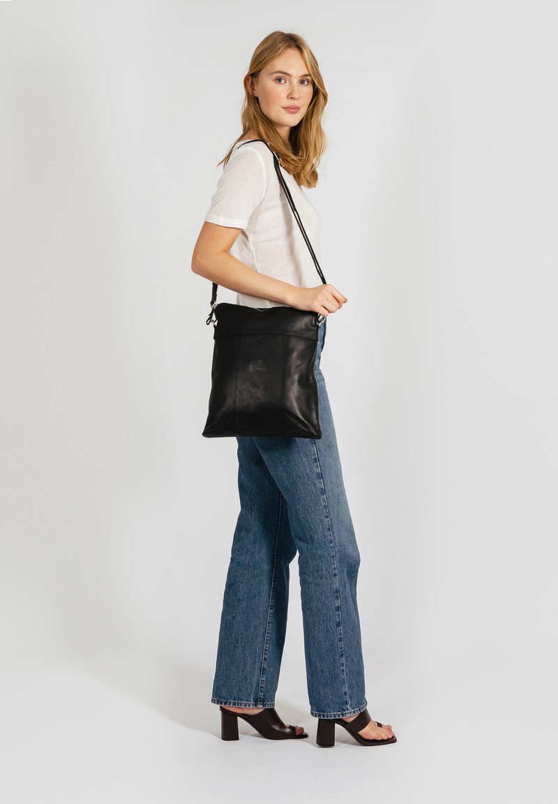 Still Nordic STILLBASIC LARGE MESSENGER - Sac bandoulière - black