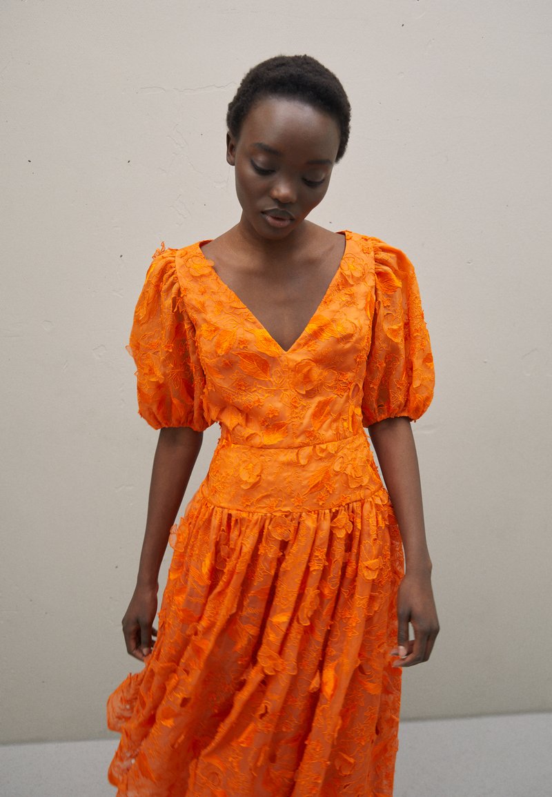 Erdem WAISTED PUFF SLEEVE V-NECK DRESS - Cocktailkleid/festliches Kleid - clementine