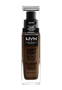 NYX Can't Stop Won't Stop foundation in Chestnut, 30 ml, heeft een rechthoekige glazen fles, matte afwerking, zwarte pompdeksel en gelabelde voorkant.