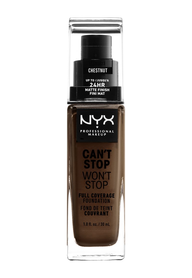 NYX Can't Stop Won't Stop foundation in Chestnut, 30 ml, heeft een rechthoekige glazen fles, matte afwerking, zwarte pompdeksel en gelabelde voorkant.