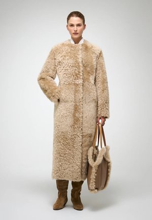 VSP Inesse - Talvitakki - light brown